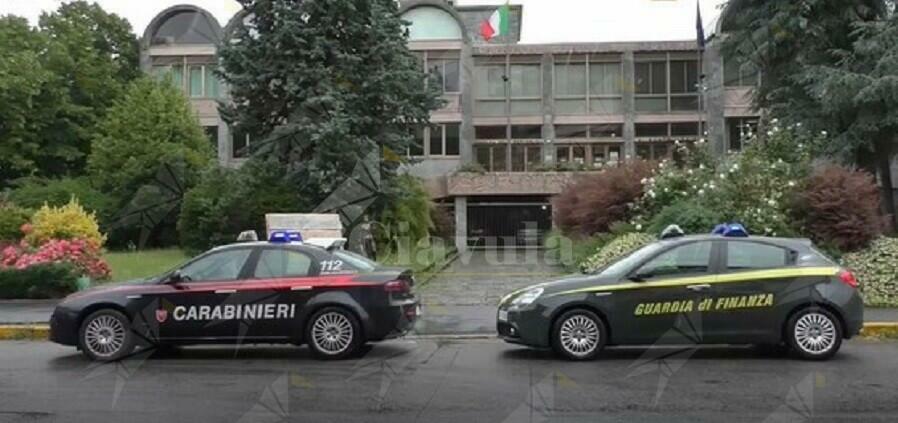 Peculato e autoriciclaggio: sottraevano prodotti dalla farmacia ospedaliera per rimetterli sul mercato