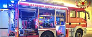 In fiamme uno stabilimento balneare in Calabria, indagini in corso item-thumbnail
