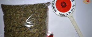 Fermato in auto con quasi mezzo kg di droga nascosta nel bagagliaio, ai domiciliari un calabrese item-thumbnail