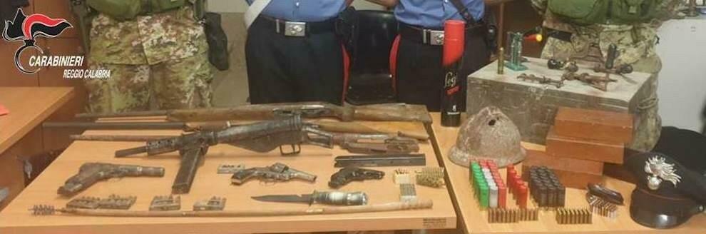 Trovato un vero e proprio arsenale da guerra nel reggino: madre e figlio finiscono in manette