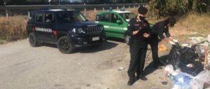 Scoperte tre discariche abusive a Palizzi. Pizzicati anche 5 furbetti che hanno gettato in zona l’immondizia item-thumbnail