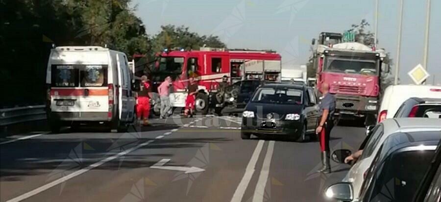 Basta vittime S.S. 106: “Ancora un incidente stradale. Intervenuto l’elisoccorso”