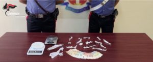 Beccato con la droga in casa, arrestato dai carabinieri di Roccella item-thumbnail