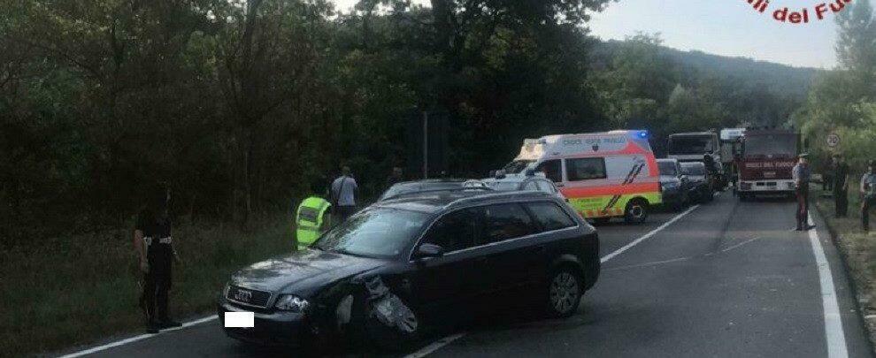 Scontro fra auto, due feriti e disagi alla circolazione