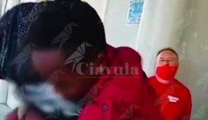 L’abbraccio di una madre item-thumbnail