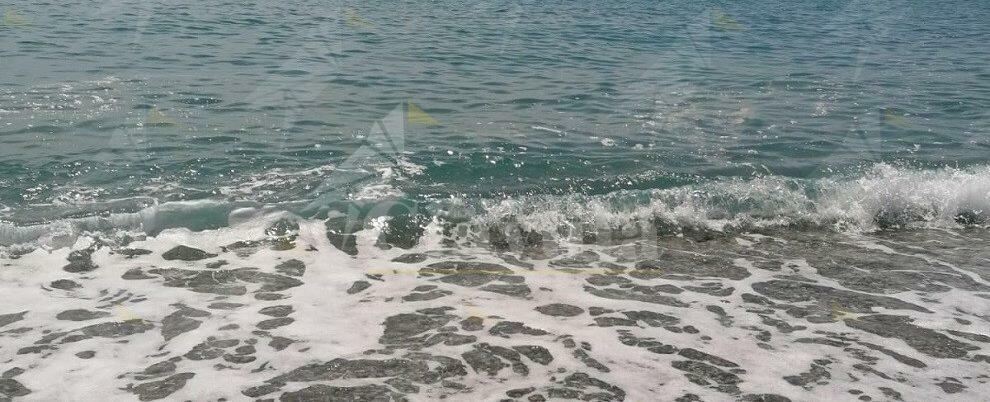 Fogna in mare nei pressi della fiumara Amusa