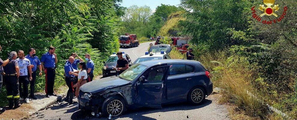 Terribile incidente stradale in Calabria, auto finisce in un burrone