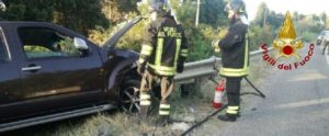 Calabria: auto trafitta dal guard rail dopo un incidente, una persona ferita item-thumbnail