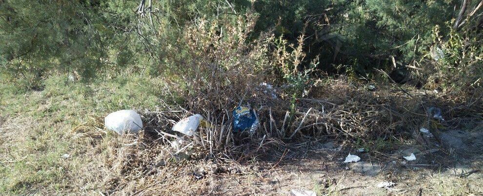 Discarica a cielo aperto a Riace