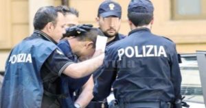 Rapina ai danni di una 76enne, arrestati due pluripregiudicati item-thumbnail