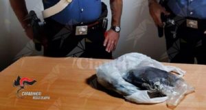 Rosarno: Sorpresi a scambiarsi mezzo kg di marijuana. Due persone finiscono in manette item-thumbnail