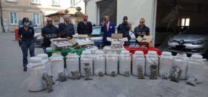 Maxi operazione antidroga, sequestrati oltre 100 kg di sostanza stupefacente item-thumbnail