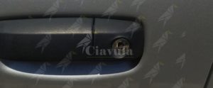 Vanno al mare a Caulonia e al ritorno trovano l’auto aperta. Furto di 400 euro item-thumbnail