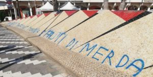 Vandalizzata la piazza principale di Caulonia con insulti ai carabinieri item-thumbnail