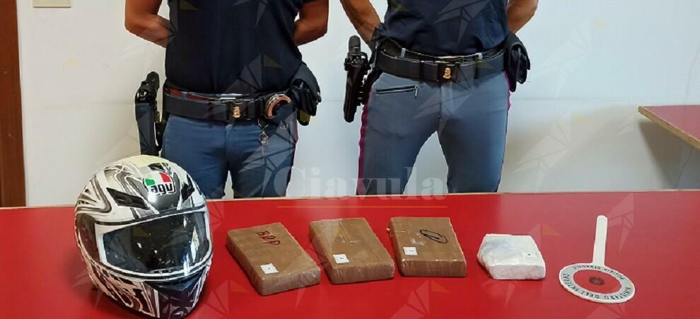 Trasportava 3,7 kg di cocaina in autostrada. Arrestato