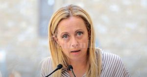Giorgia Meloni ha la soluzione a tutto, ma allora perchè non va in parlamento? item-thumbnail