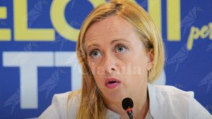 La Meloni strizza l’occhio ai no vax e mette a rischio la salute degli italiani item-thumbnail