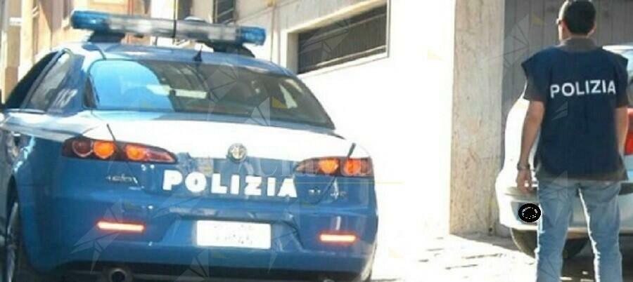 Trovati in possesso di 254 grammi di cocaina e 42 mila euro in contanti, arrestati marito e moglie