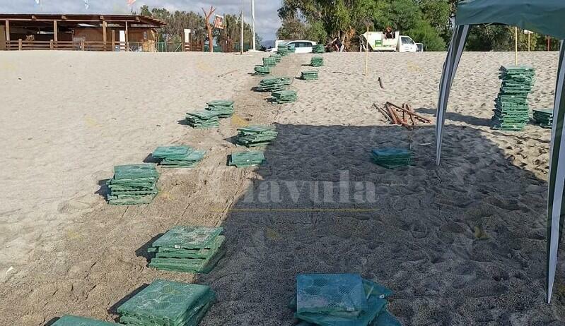 Stignano, rubate le passerelle per l’accesso alla spiaggia dei disabili. L’indignazione del vicesindaco