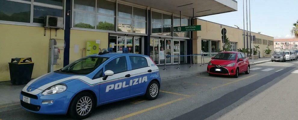 Ruba una valigia all’aeroporto di Reggio Calabria, scatta la denuncia