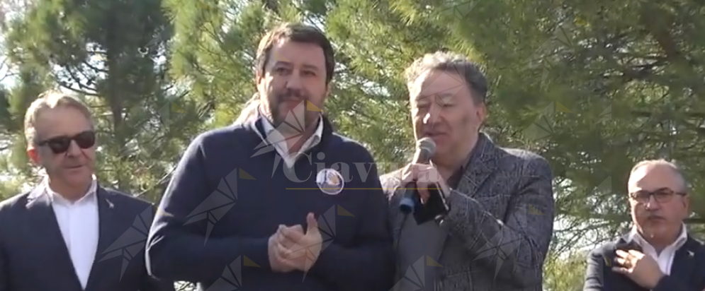 Dalla Calabria un altro schiaffo a Salvini (nonostante lo sguardo d’amore di Trifoli) – video