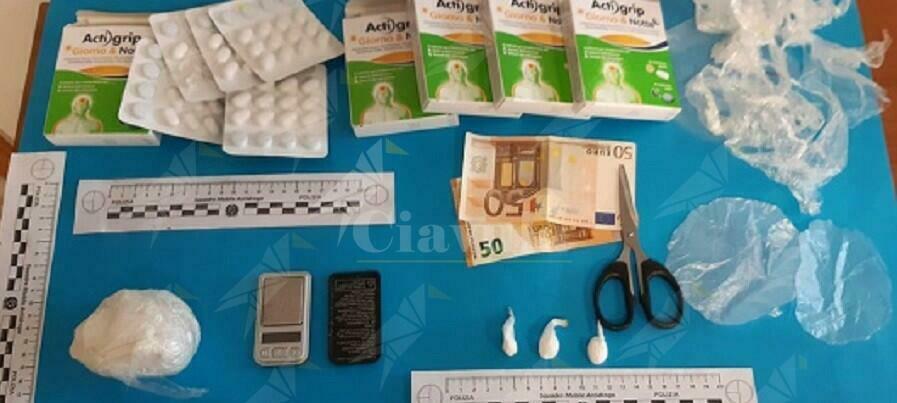 Sorpresa in possesso di cocaina, arrestata giovane spacciatrice