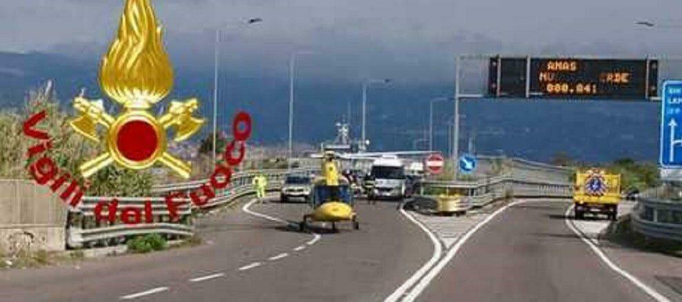 Tre veicoli coinvolti in un violento incidente stradale in Calabria, sei persone rimaste ferite