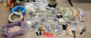 Trovato in possesso di 20 kg di droga e 50 mila euro in contanti. Arrestato item-thumbnail