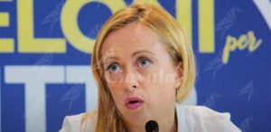 Propaganda irresponsabile. Meloni senza freni item-thumbnail