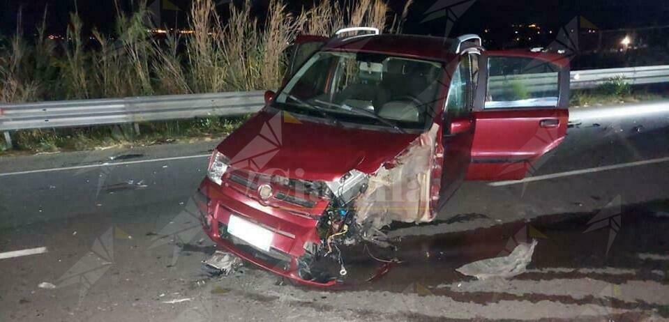 Bovalino, terrificante incidente stradale tra due auto