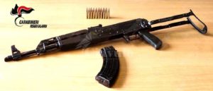 Ardore: Trovato in possesso di un Kalashnikov, arrestato item-thumbnail