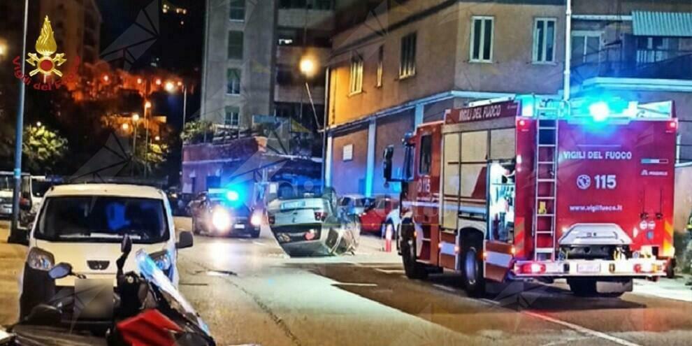 Incidente stradale, auto si ribalta. Fortunatamente non ci sono feriti