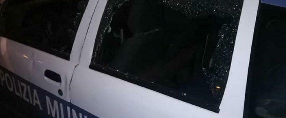 Cirò Marina: vandalizzate due auto della polizia municipale