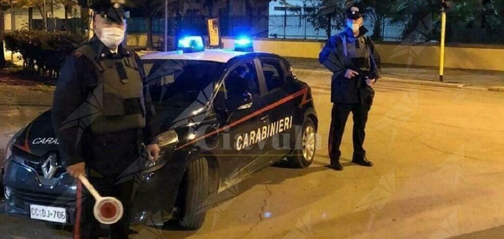 Minacciò e aggredì i carabinieri per evitare un controllo, arrestato