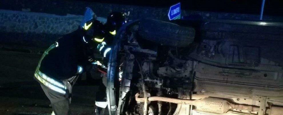 Incidente in Calabria: auto si ribalta, il conducente rimane incastrato