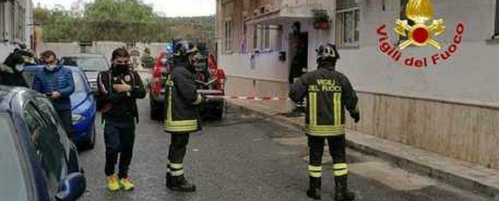 Calabria, scoppia incendio in un appartamento: muore un anziano