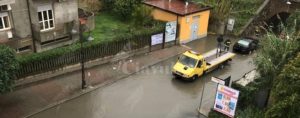 Automobilista bloccato in balia dell’acqua a Caulonia marina item-thumbnail
