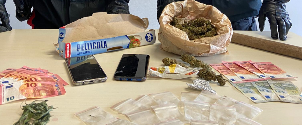 Beccati con la droga in auto, un arresto e una denuncia in Calabria