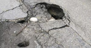 Lettore segnala le pessime condizioni della strada per San Nicola di Caulonia item-thumbnail