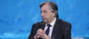 Burioni: “Il governo prepari le siringhe per il 22 dicembre insieme ai vaccini” item-thumbnail