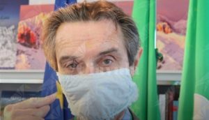 Le folli dichiarazioni di Fontana: “Sono d’accordo con chi annuncia che violerà le regole dell’ultimo Dpcm” item-thumbnail