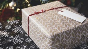 Nasconde 2 kg di marijuana in un pacco regalo, arrestato item-thumbnail