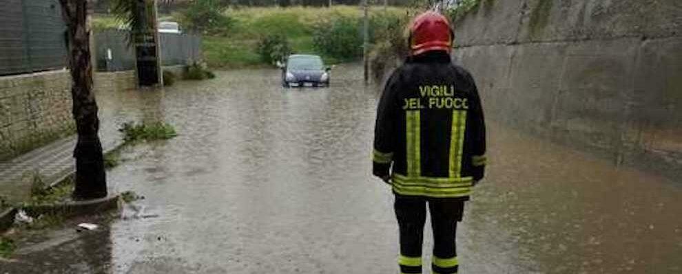 Maltempo, disagi e allagamenti a Reggio Calabria: decine gli interventi dei vigili del fuoco