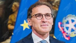 Boccia: “Nessun anziano passerà il Natale da solo per legge, basta bugie” item-thumbnail