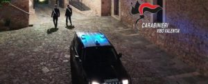 Tenta la fuga sui tetti, arrestato latitante nel vibonese item-thumbnail