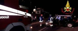 Incidente tra auto e furgone, tra i feriti due bambine di 7 e 4 anni item-thumbnail