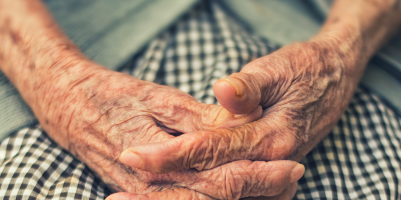 Truffe agli anziani: si finge Maresciallo e deruba una signora. Un uomo ai domiciliari con la sua complice