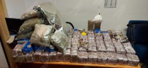Maxi sequestro della polizia, rinvenuti oltre 110 kg di droga item-thumbnail