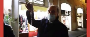 Cesa indagato esibisce il rosario: “Credo in Cristo” item-thumbnail