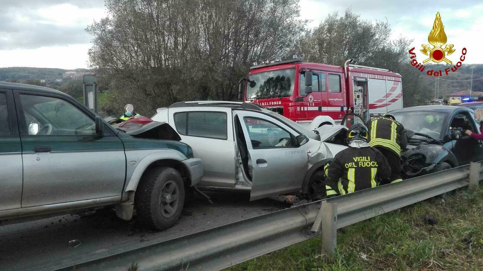 Violento incidente stradale in Calabria, tre auto coinvolte Ciavula